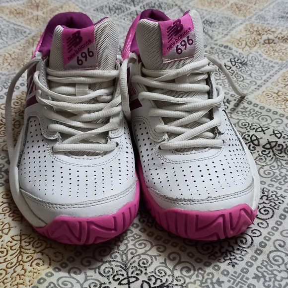 New Balance 696 - Picture 2 of 6